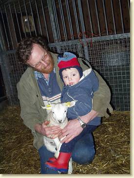 20060311-03 Bij opa en de nieuwe schaapjes 1